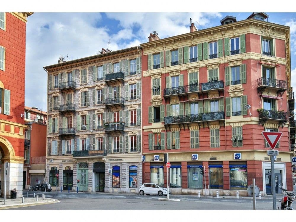 Belle Époque buildings on a square near the Port, 2-bedroom apartment in the Port, Nice