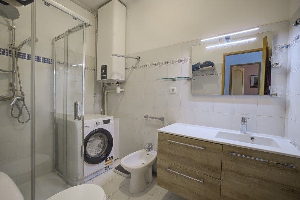Shower room with glass enclosure and vanity unit, 2-bedroom apartment in the Promenade des Anglais, Nice