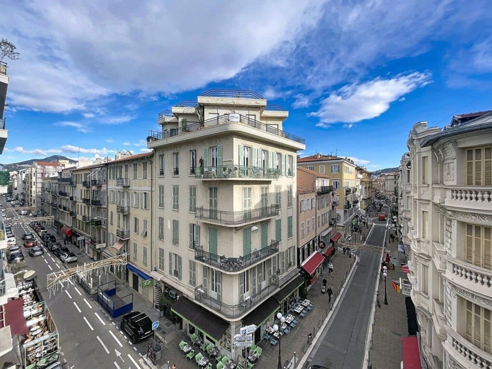 View over the Carré d’Or’s streets and buildings, 1-bedroom apartment in the Carré d’Or, Nice