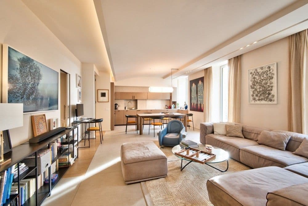 Living room with corner sofa, dining table and open kitchen, 2-bedroom apartment in the Port, Nice