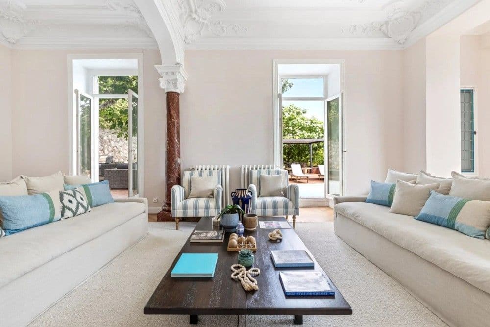 Salon with marble columns, ornate ceiling and French windows, 4-bedroom villa in Mont Boron, Nice