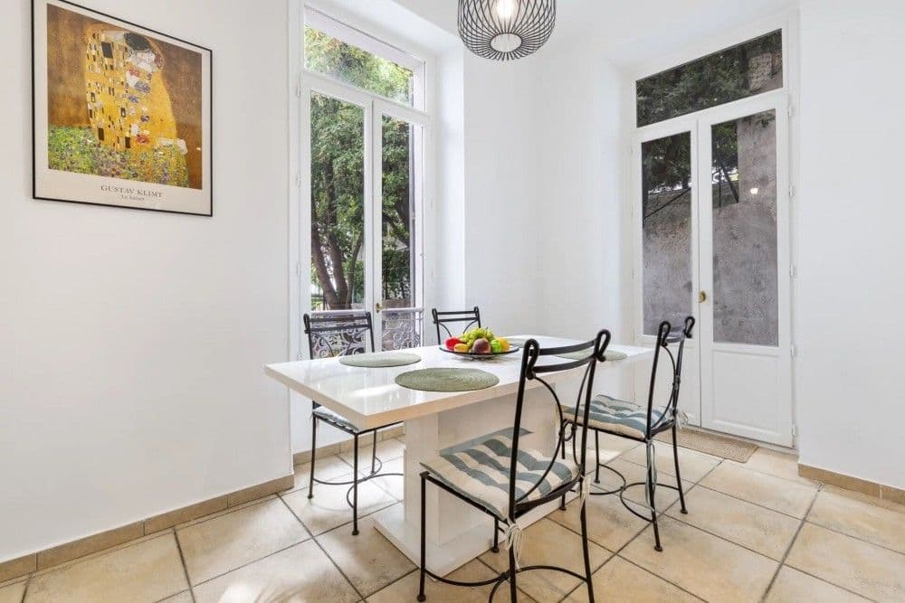 Breakfast room with French windows onto the garden, 4-bedroom villa in Mont Boron, Nice