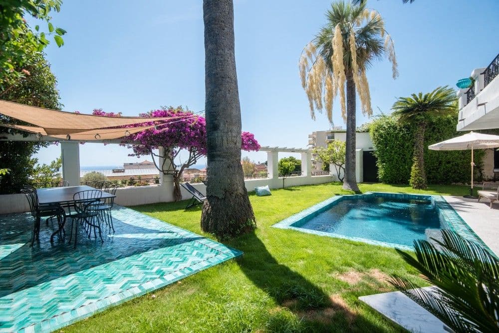 Garden with pool, palm trees and sea view, 4-bedroom villa in Mont Boron, Nice
