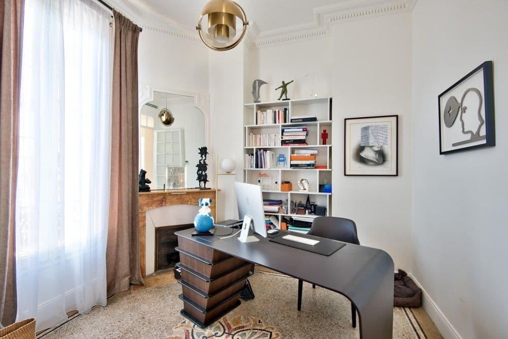 Study with desk, bookshelves and fireplace, 4-bedroom villa in Mont Boron, Nice