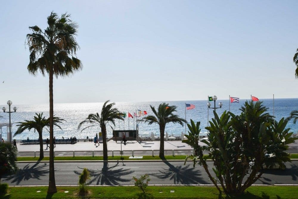 View of the Baie des Anges and the Promenade des Anglais from the apartment, 3-bedroom apartment in the Promenade des Anglais, Nice