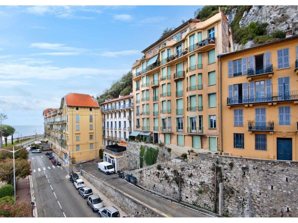 Colourful buildings below Castle Hill at the Port, 1-bedroom apartment in the Port, Nice