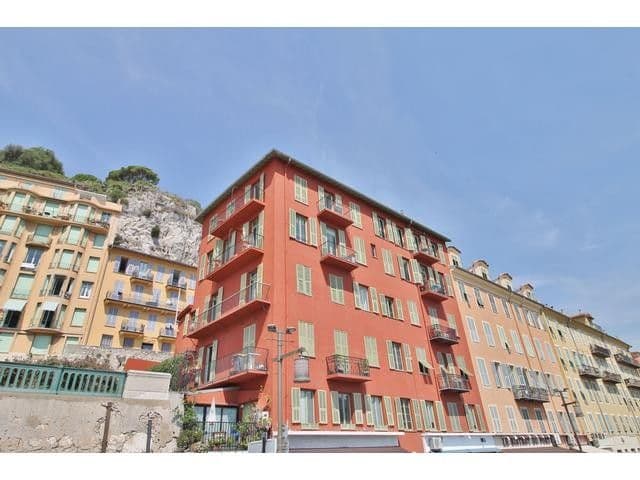 Red and ochre façades near the Port of Nice, 1-bedroom apartment in the Port, Nice