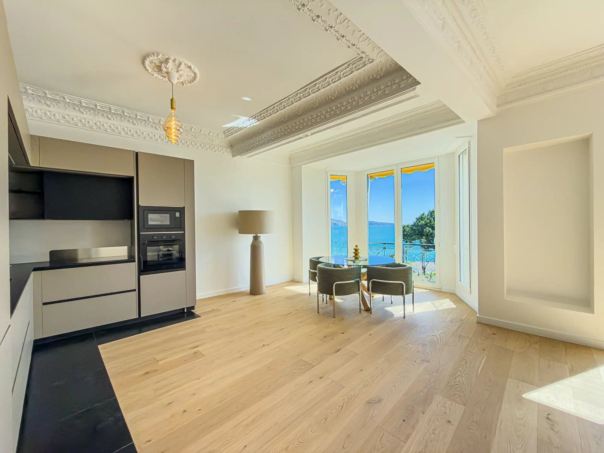Living room 3