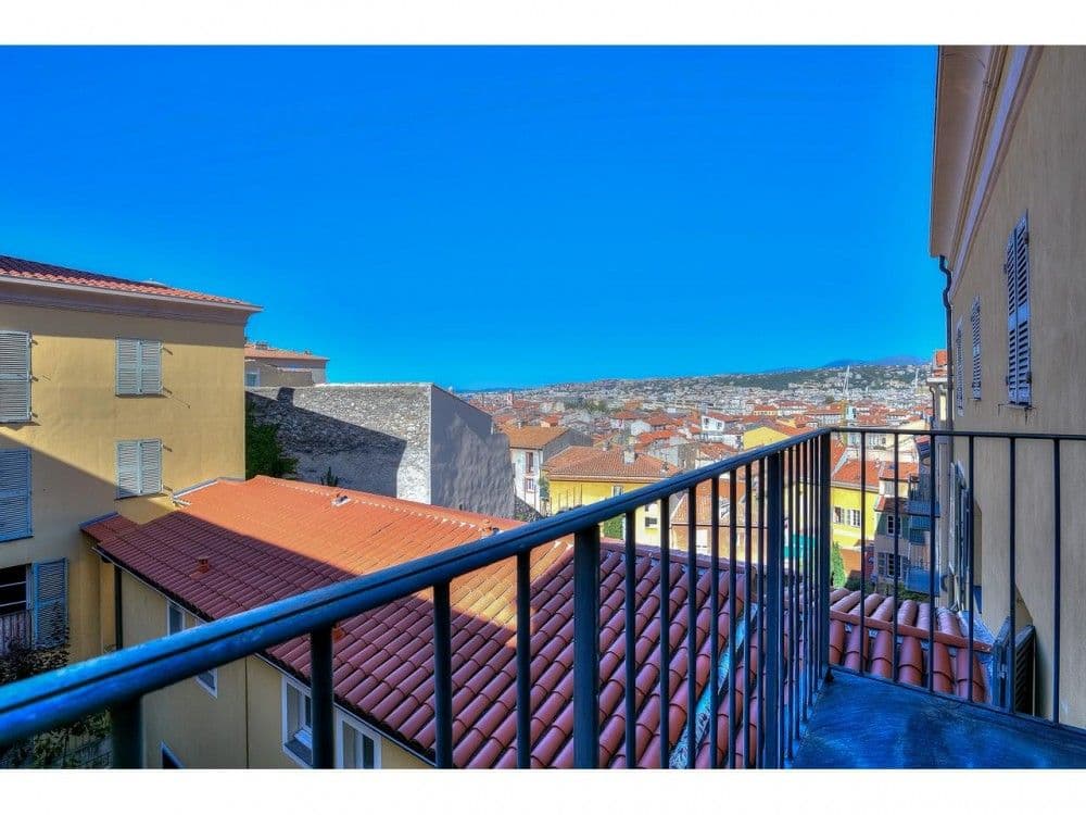 Balcony with a view over the Old Town rooftops, 2-bedroom apartment in the Old Town, Nice