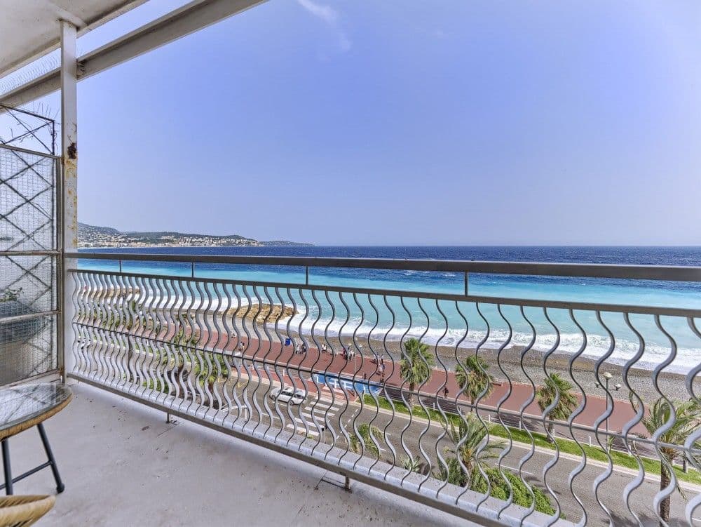 Balcony overlooking the Baie des Anges, 2-bedroom apartment in the Promenade des Anglais, Nice
