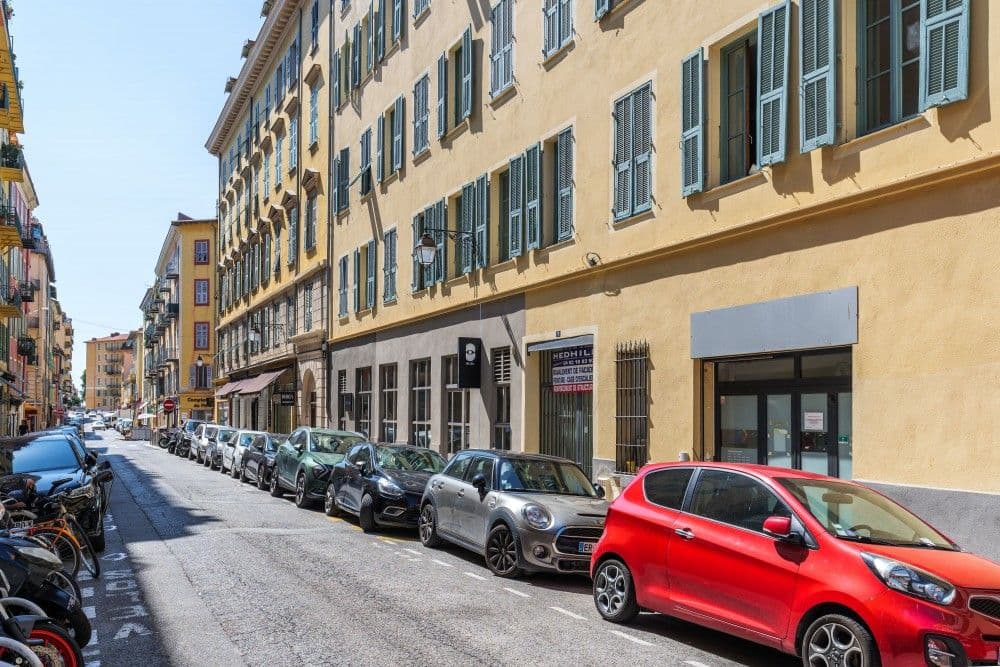Street of ochre buildings in the Port neighbourhood, 2-bedroom apartment in the Port, Nice