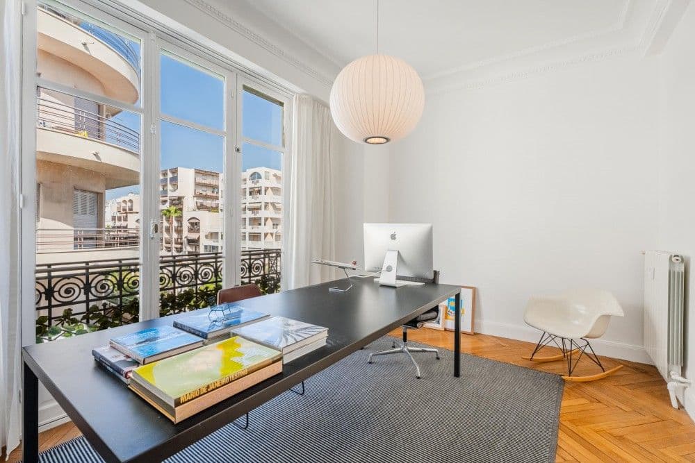 Study with desk and French windows to the balcony, 3-bedroom apartment in the Promenade des Anglais, Nice
