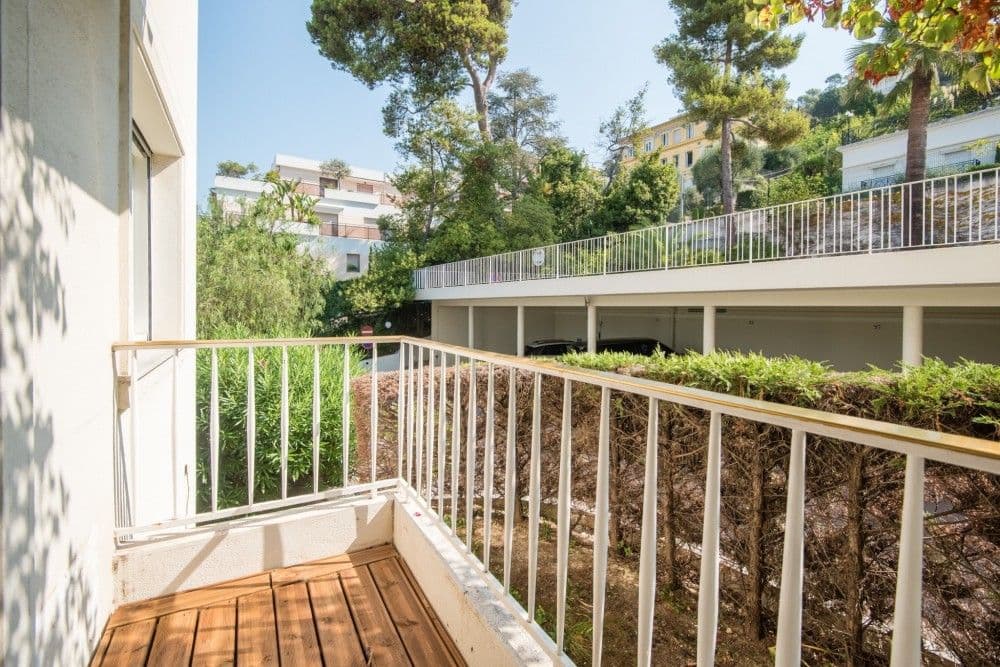 Balcony overlooking the residence’s gardens, 2-bedroom apartment in Mont Boron, Nice