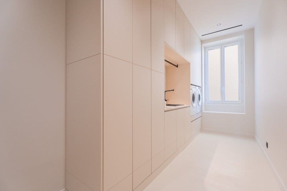 Utility room with built-in storage, 3-bedroom apartment in Wilson, Nice