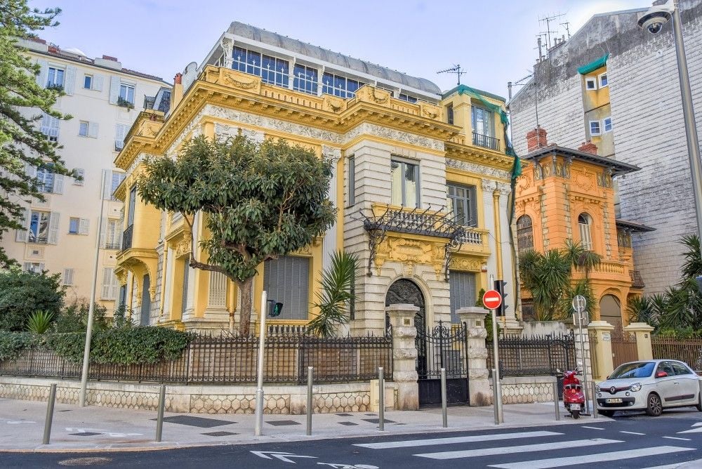 Belle Époque villas on a corner in the Carré d’Or, 2-bedroom apartment in the Carré d’Or, Nice