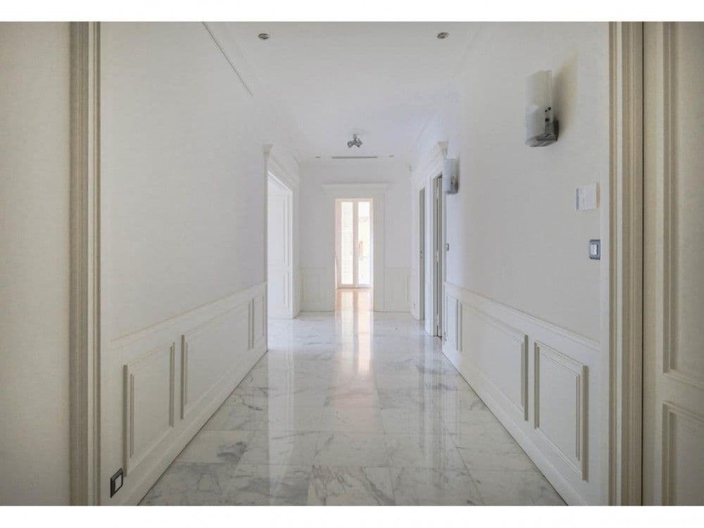 Long hallway with marble floor and wainscoting, 3-bedroom apartment in the Port, Nice