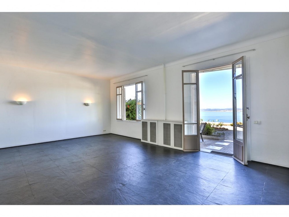 2 bed Property For Sale in Nice,  - thumb 5
