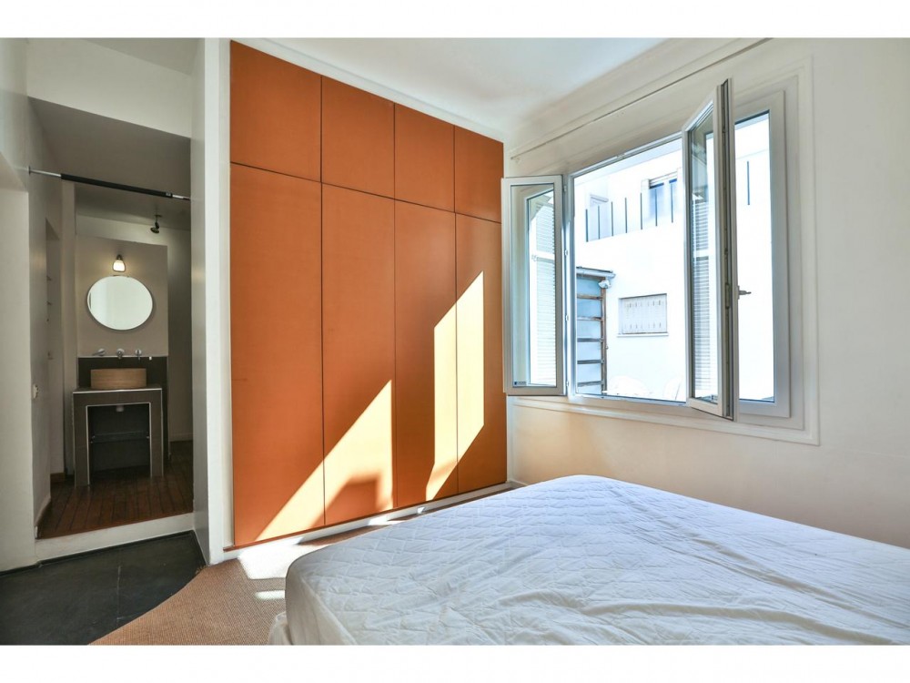 2 bed Property For Sale in Nice,  - 10