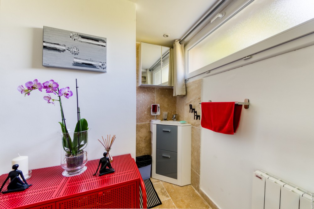 1 bed Property For Sale in Outside Nice,  - 7