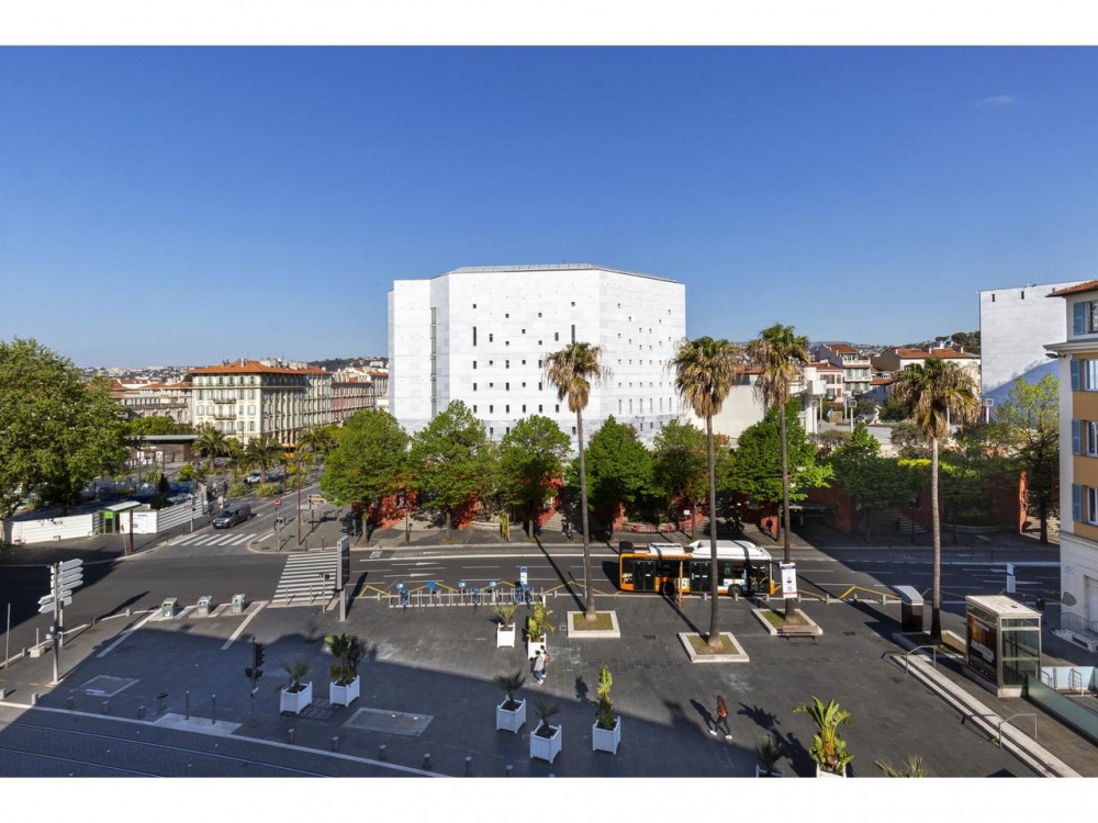 3 bed Property For Sale in Nice,  - 11