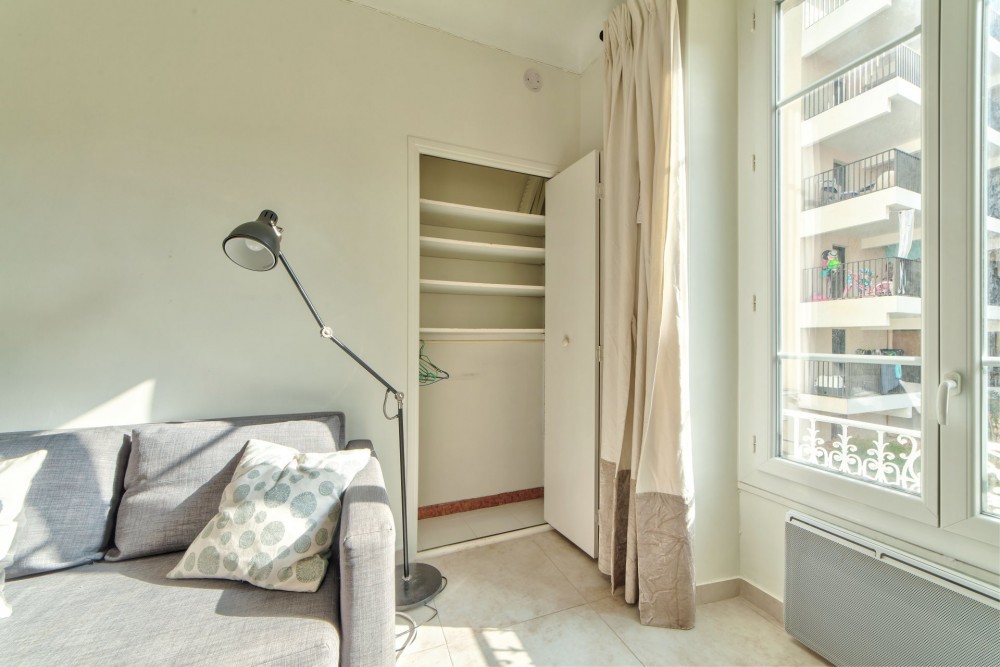 1 bed Property For Sale in Nice,  - 10