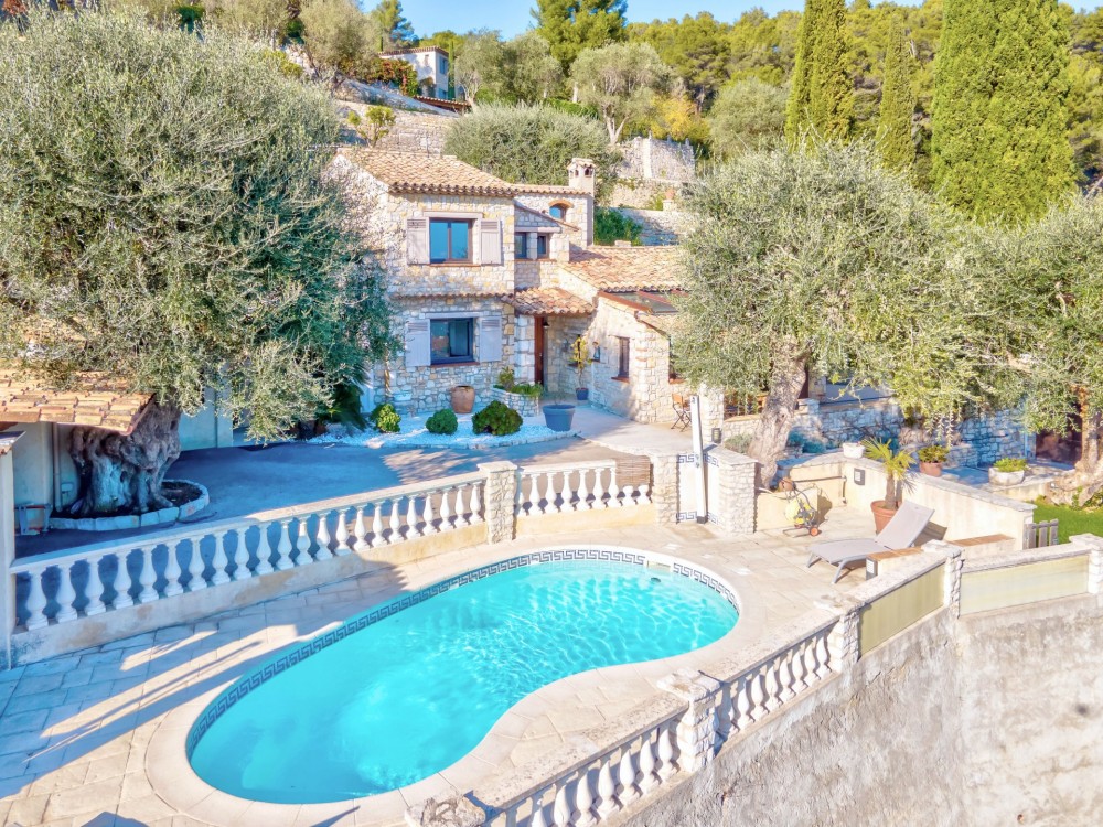 4 bed Property For Sale in Outside Nice,  - thumb 2