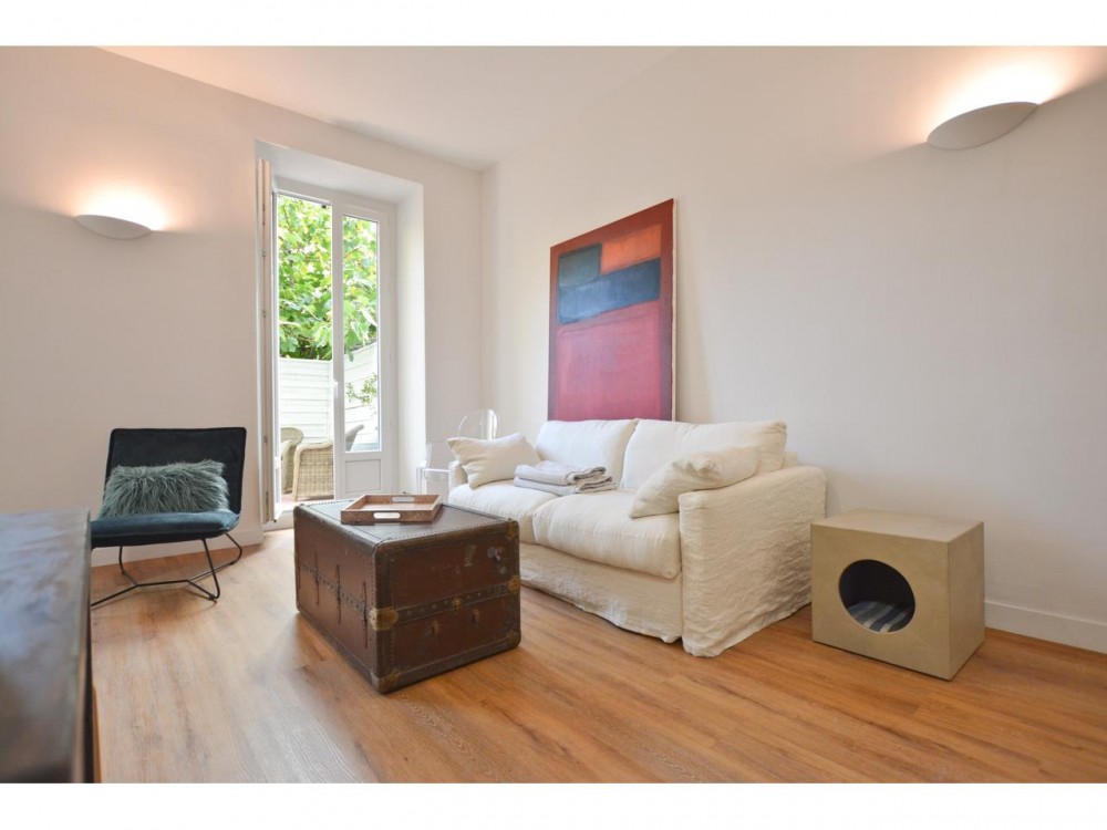 3 bed Property For Sale in Nice,  - 3