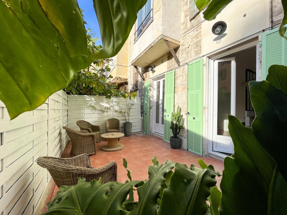 3 bed Property For Sale in Nice,  - 6