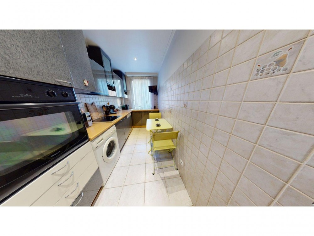 2 bed Property For Sale in Nice,  - 6