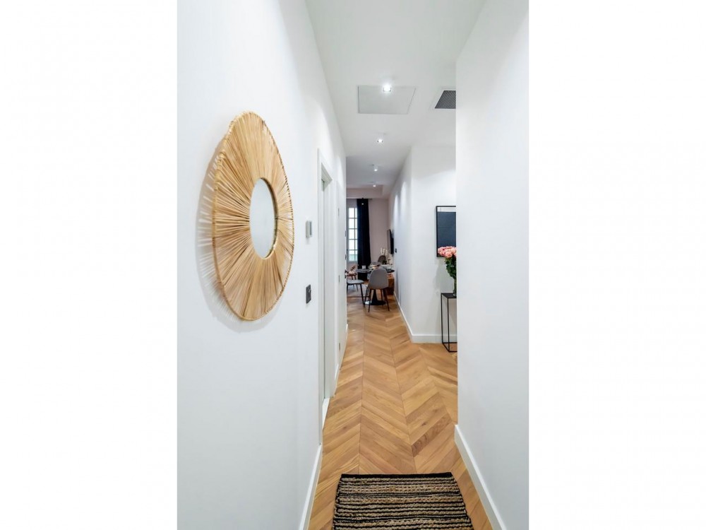 1 bed Property For Sale in Nice,  - 9