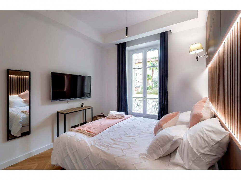 1 bed Property For Sale in Nice,  - 10