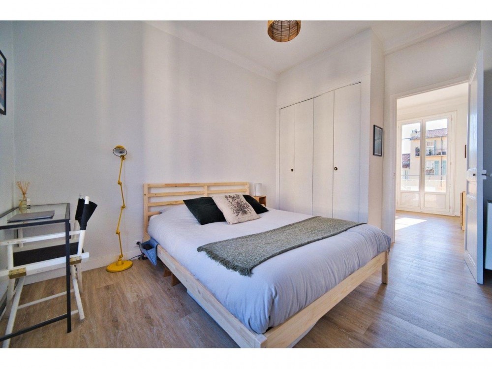 1 bed Property For Sale in Nice,  - 9