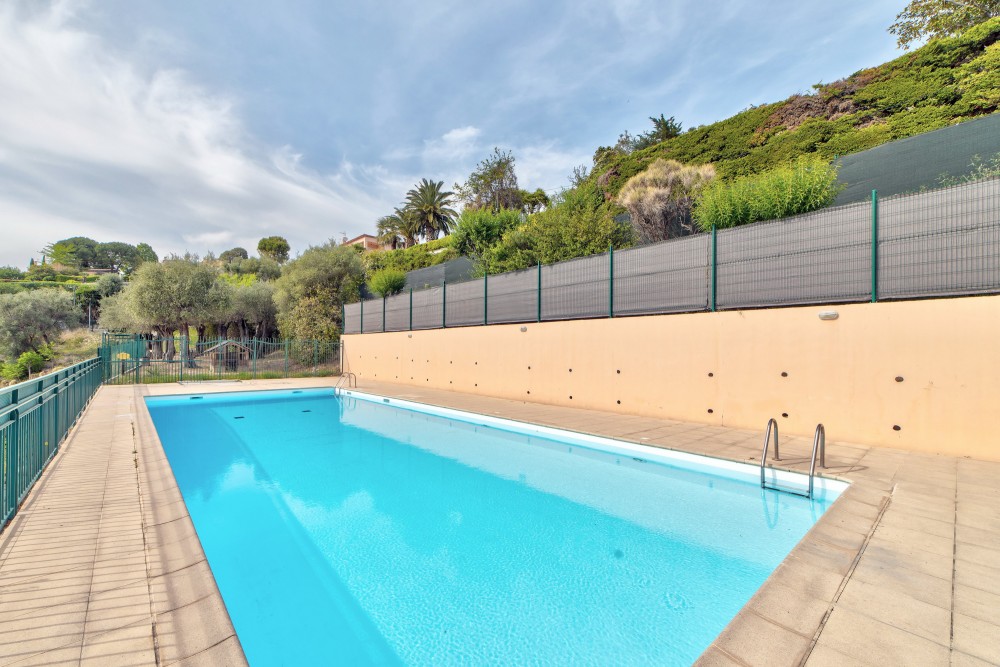 1 bed Property For Sale in Nice,  - 20