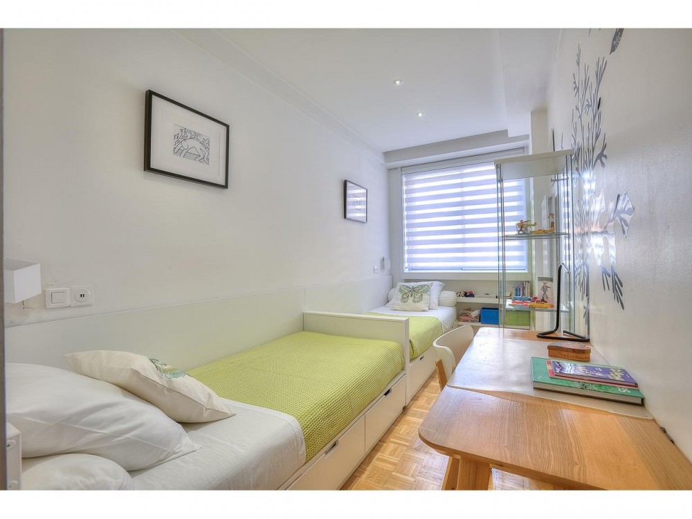 2 bed Property For Sale in Nice,  - 13