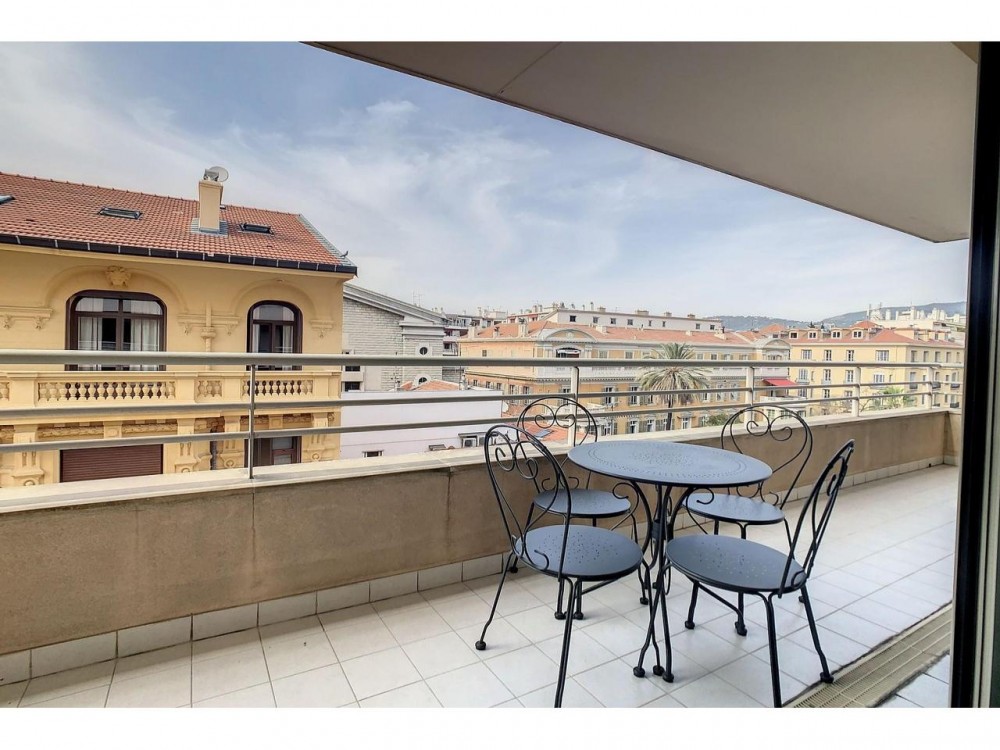 1 bed Property For Sale in Nice,  - thumb 9