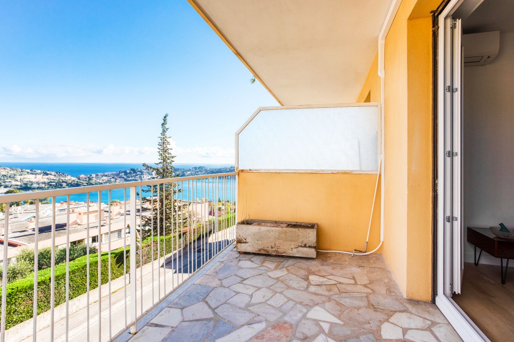 2 bed Property For Sale in Outside Nice,  - 13