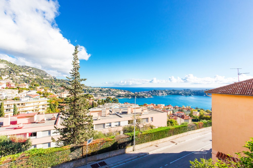2 bed Property For Sale in Outside Nice,  - 14