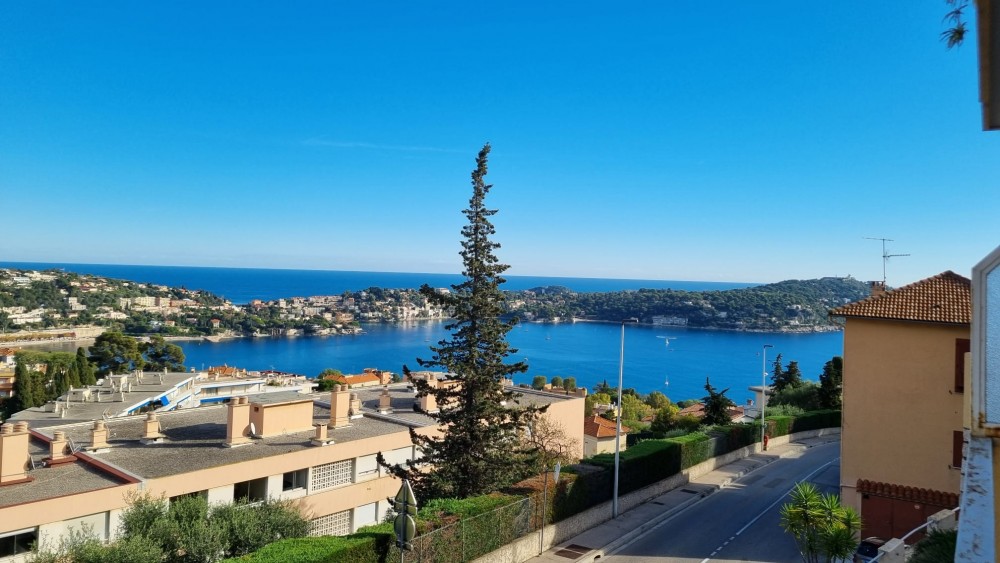 2 bed Property For Sale in Outside Nice,  - 1