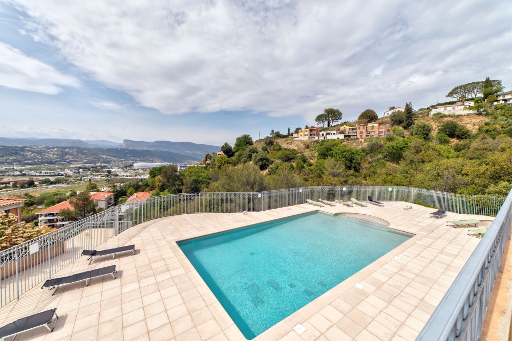 1 bed Property For Sale in Outside Nice,  - 14