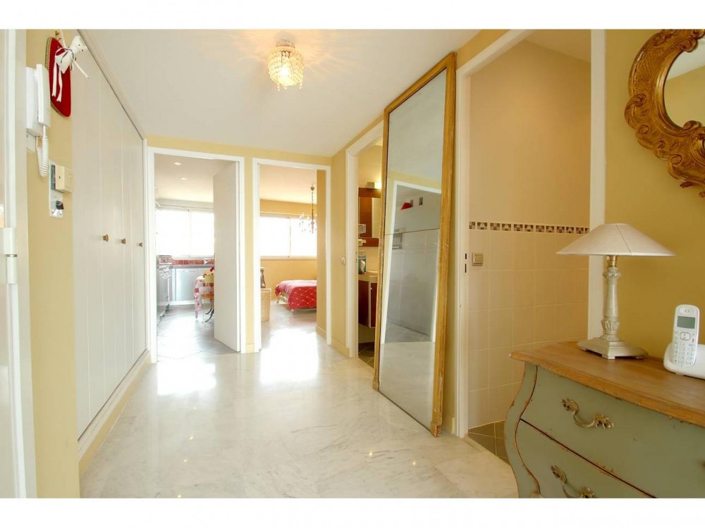 1 bed Property For Sale in Nice,  - thumb 8