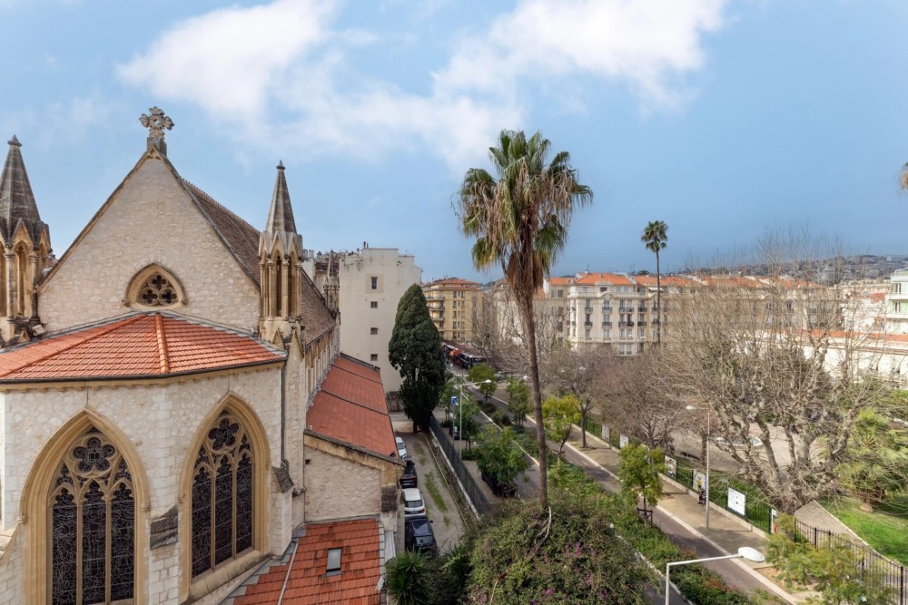 3 bed Property For Sale in Nice,  - 11