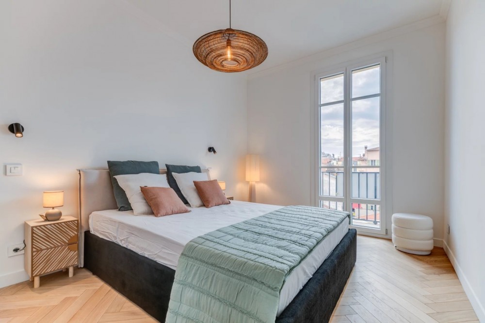 3 bed Property For Sale in Nice,  - 8