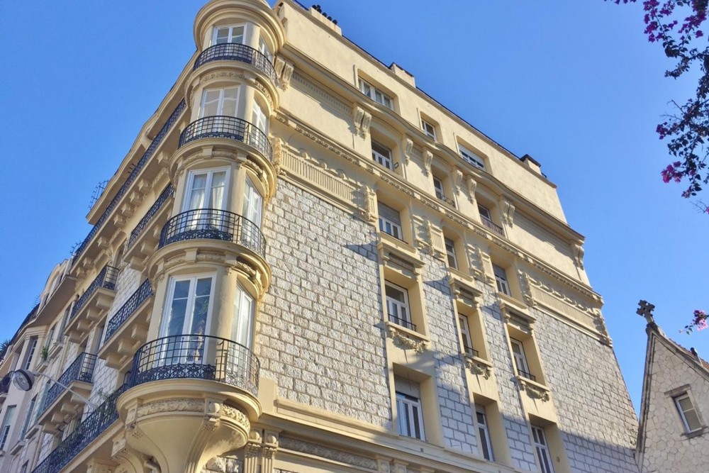 3 bed Property For Sale in Nice,  - 2