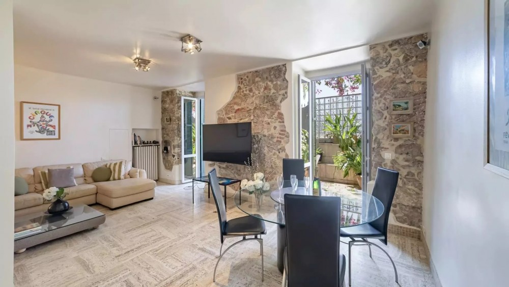 3 bed Property For Sale in Nice,  - 8