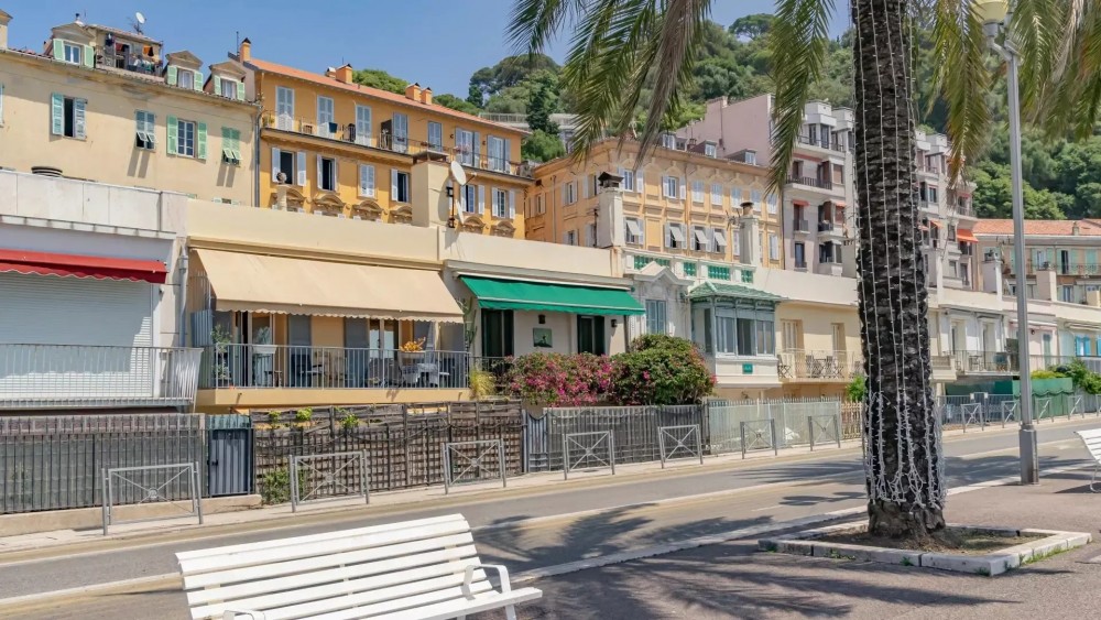 3 bed Property For Sale in Nice,  - 3