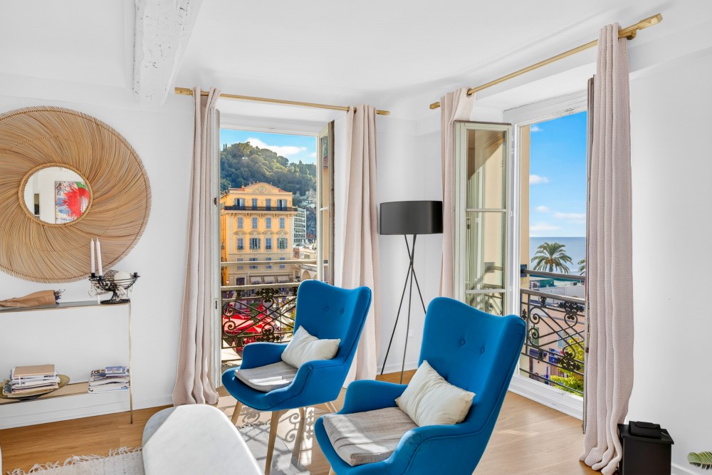 2 bed Property For Sale in Nice,  - 2