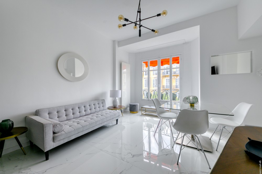 2 bed Property For Sale in Nice,  - thumb 4