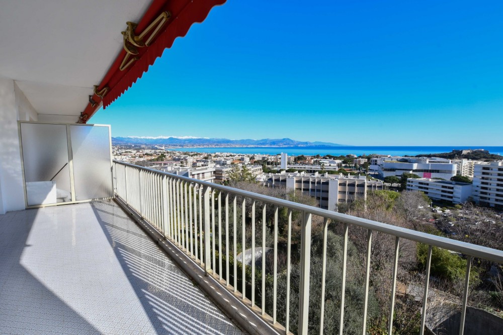 2 bed Property For Sale in Outside Nice,  - thumb 8