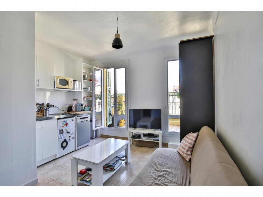 1 bed Property For Sale in Nice,  - 3