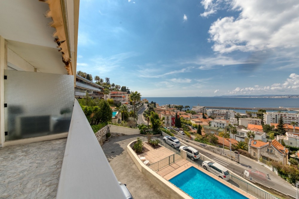 2 bed Property For Sale in Nice,  - thumb 2